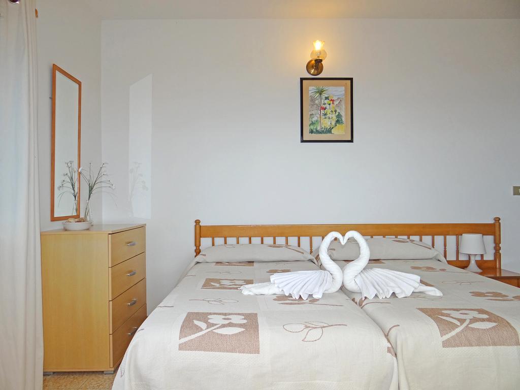 Calera Apartamentos Dominguez מראה חיצוני תמונה