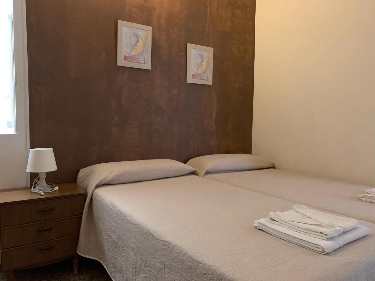 Calera Apartamentos Dominguez מראה חיצוני תמונה