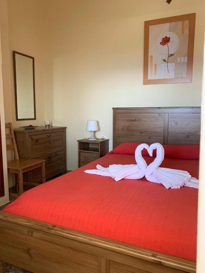 Calera Apartamentos Dominguez מראה חיצוני תמונה